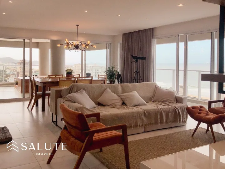 Apartamento com 3 Suítes na Praia Brava