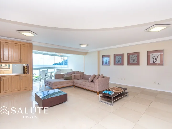 Apartamento frente mar com 3 suítes