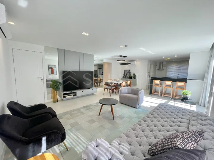 Apartamento á venda com 3 suítes no Centro