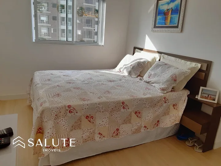 Apartamento a 300 metros do mar com 4 suítes