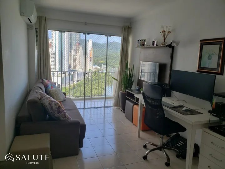 Apartamento à venda 2 dormitórios Barra Sul