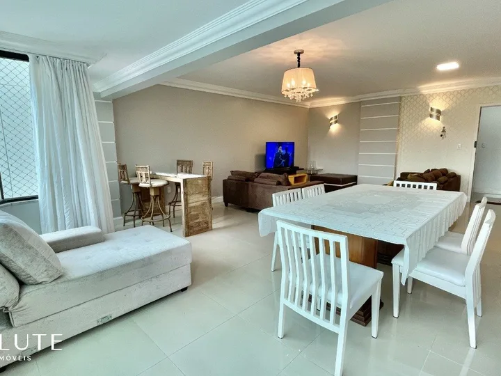 Apartamento aluguel anual 3 Dormitórios no Centro.
