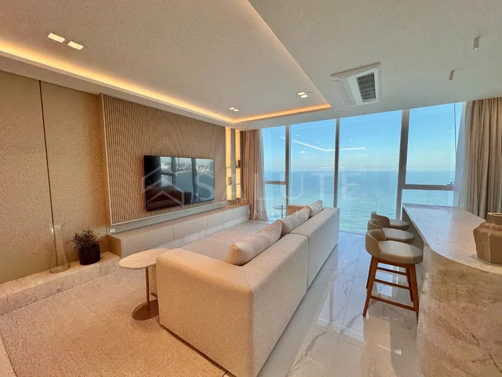 Apartamento à Venda com 4 Suítes na Barra Norte