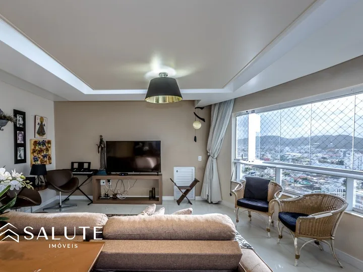 Apartamento com 4 Suítes