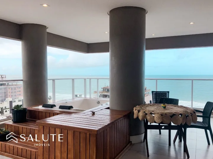 Apartamento com 3 Suítes na Praia Brava