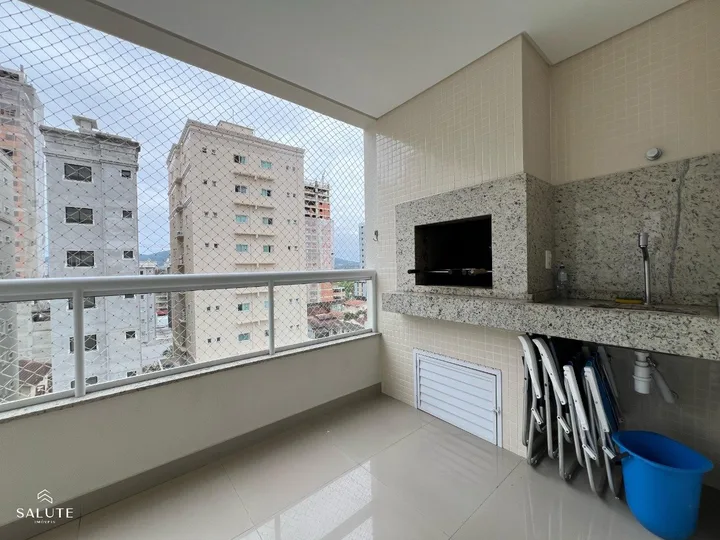 Apartamento à venda 3 Suítes em Meia Praia