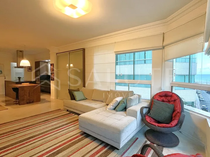 Apartamento á venda com 3 dormitórios Barra Sul.