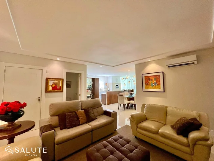 Luxuoso Apartamento à Venda no Centro de BC