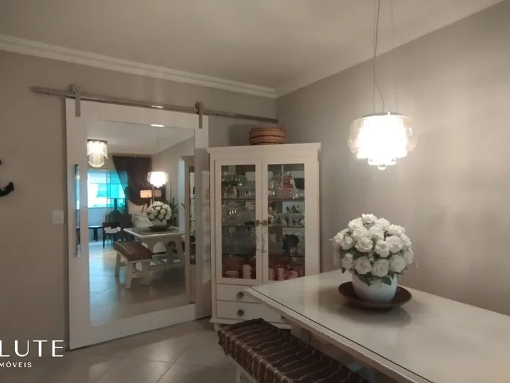 Apartamento à venda com 2 dormitórios no Pioneiros