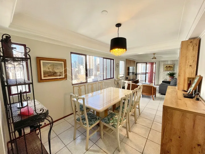 Apartamento à venda 2 suítes frente mar no Centro