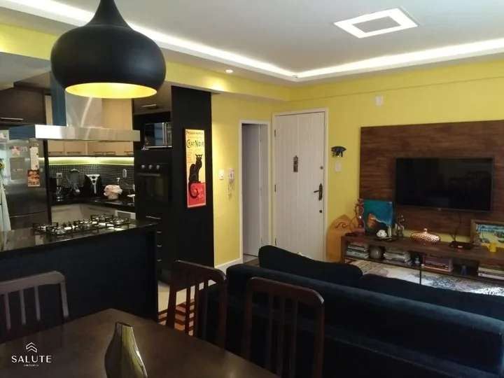Apartamento à venda com 2 dormitórios no Centro