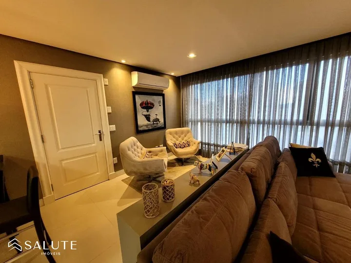 Apartamento à venda 3 suítes no Centro.