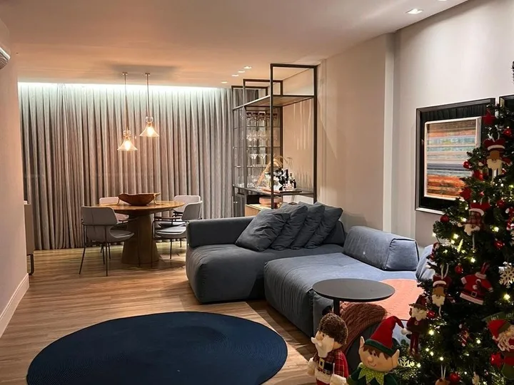 Apartamento à venda com 4 suítes na Barra Sul