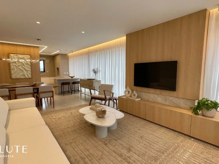 Apartamento alto padrão com 4 dormitórios