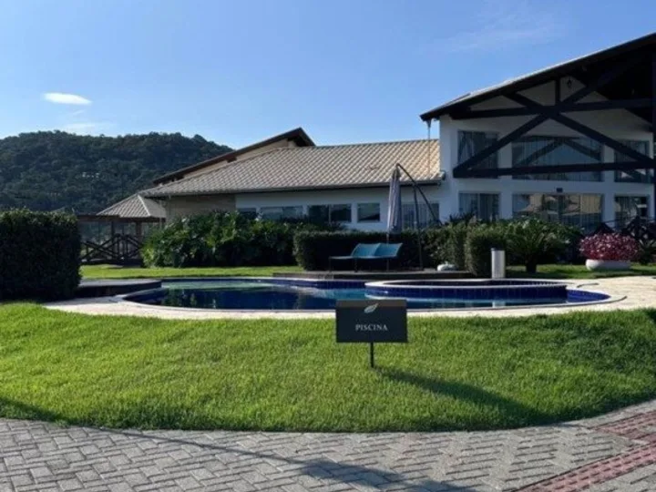 Terreno à venda no Condomínio em Camboriú