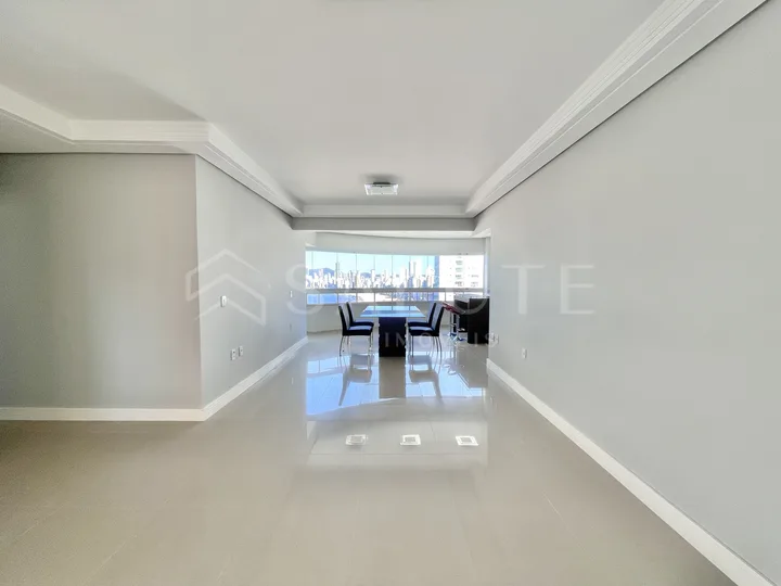 Apartamento à venda 3 suítes no Centro
