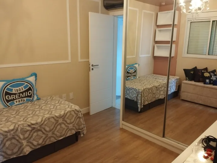 Apartamento a venda com 4 dormitórios no Centro