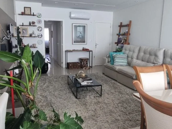Apartamento à venda com 3 suítes no Centro