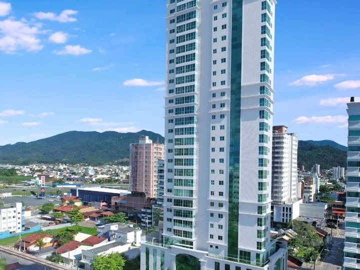 Apartamento em Itapema, 2 suítes + 2 Demi