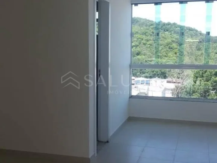 Sobrado Triplex à venda 3 suítes no Ariribá
