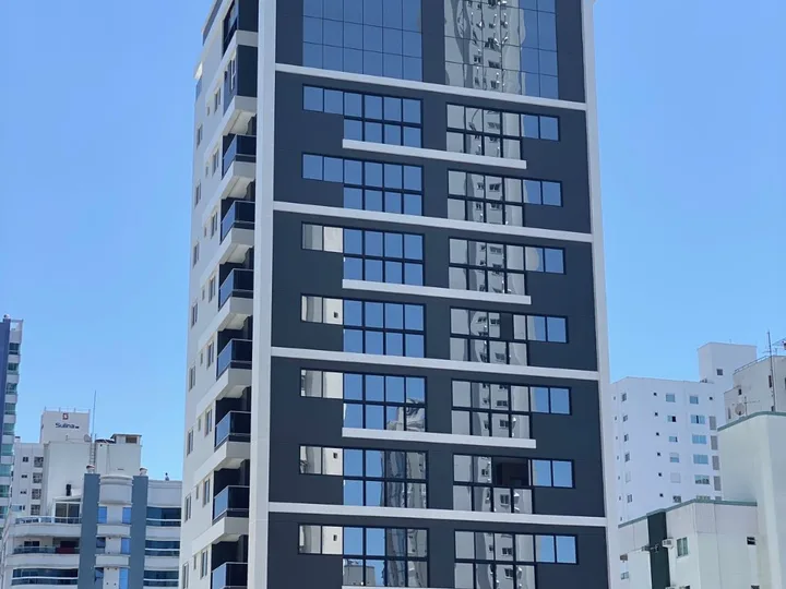 Apartamento à venda 3 suítes no Centro