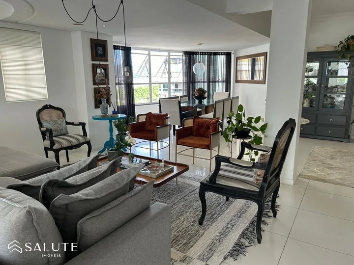 Apartamento à venda 4 dormitórios na Barra Sul