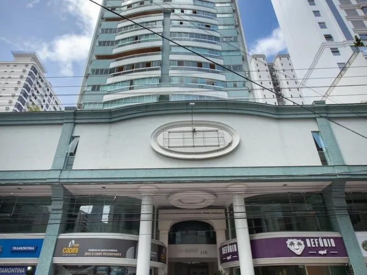 Sala comercial aérea na Av. Brasil