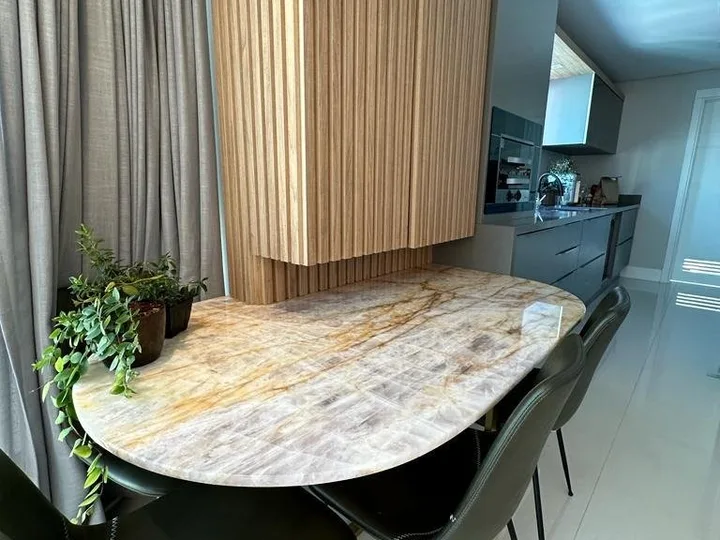 Apartamento à venda 4 dormitórios no Centro