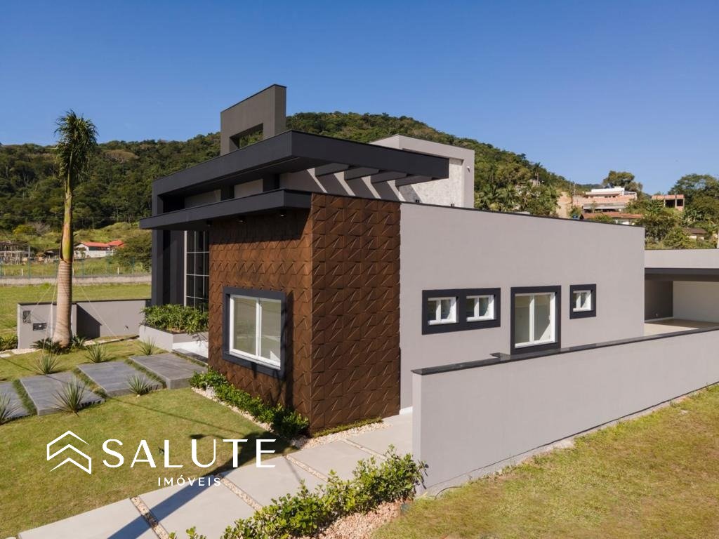 Casa em condomínio fechado com 3 suítes