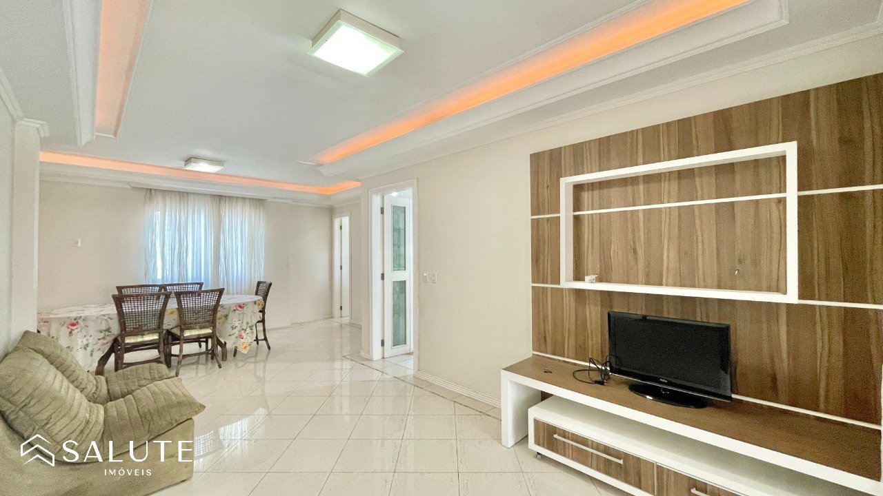 Apartamento á venda com 3 Dormitórios no Centro