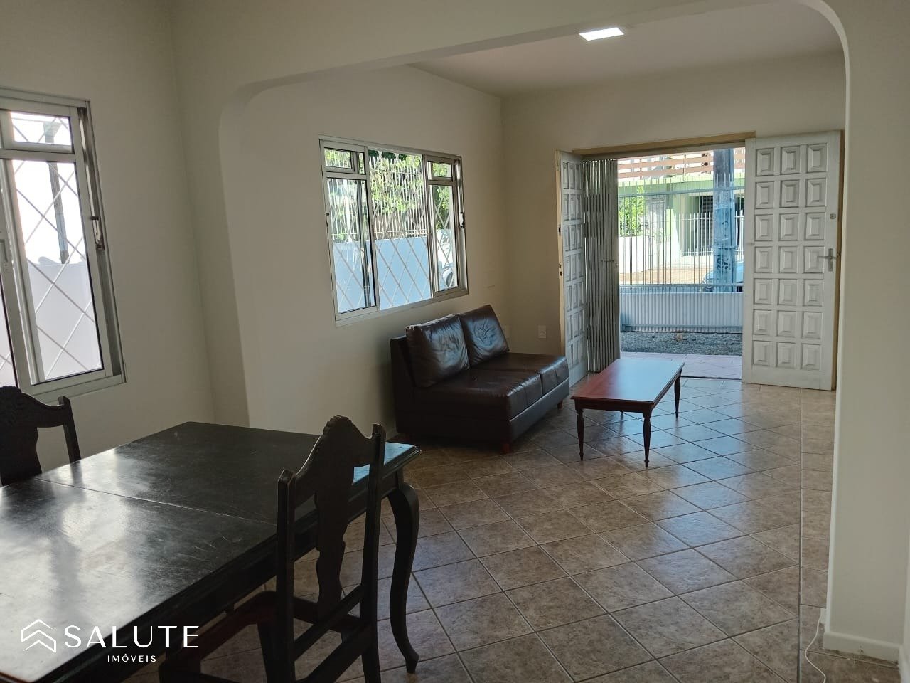Casa à venda com 3 dormitórios bairro Nações