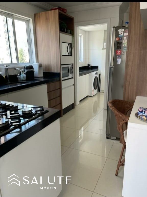 Apartamento á venda 3 dormitórios no Centro