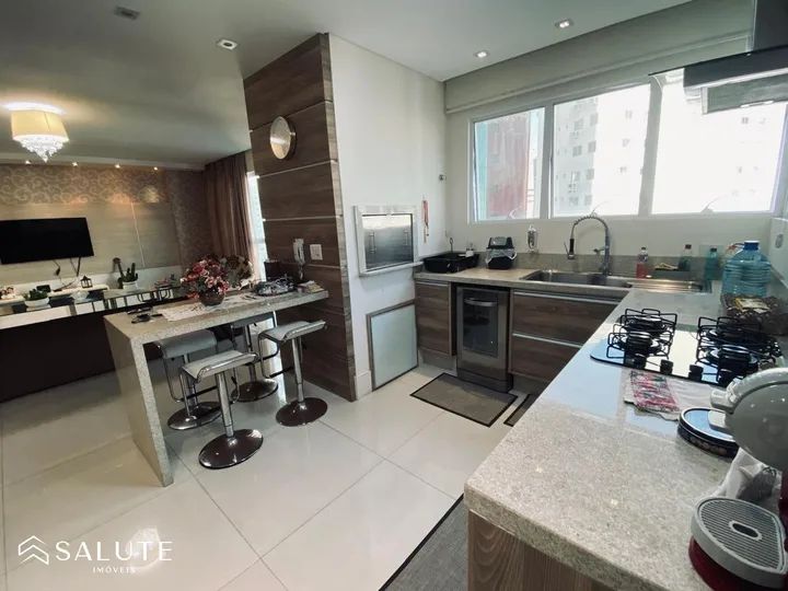 Apartamento à venda 3 suítes no Centro