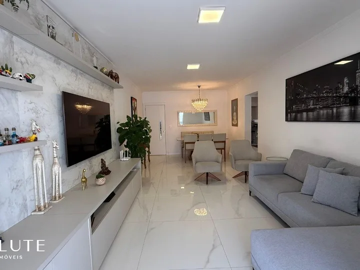 Apartamento á venda com 3 dormitórios no Centro