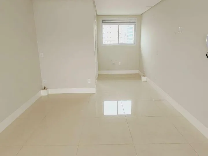 Apartamento à venda 4 dormitórios na Barra Norte