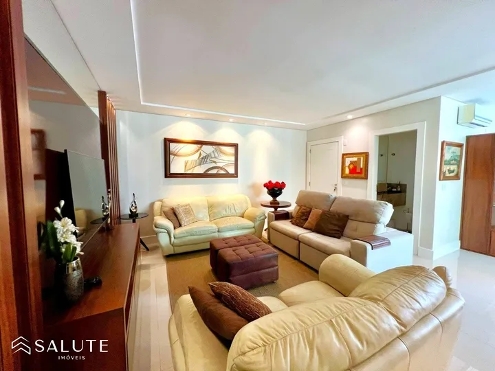 Luxuoso Apartamento à Venda no Centro de BC