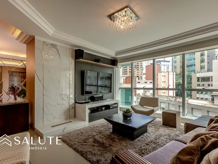 Apartameto diferenciado na Quadra Mar