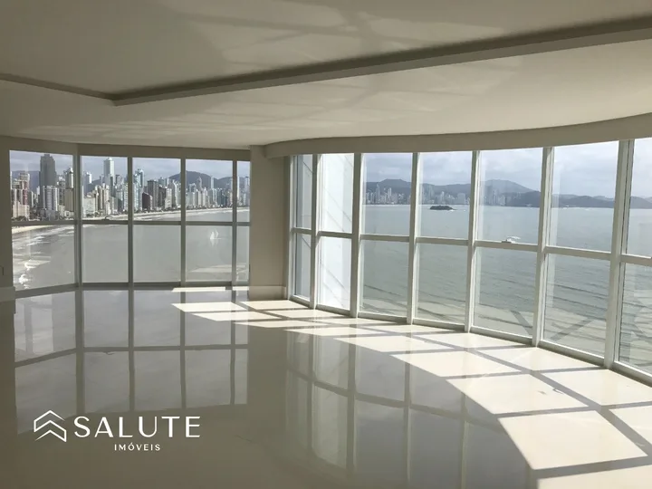 Apartamento à venda com 4 suites na Barra Sul