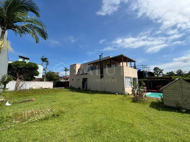 Casa à venda 4 dormitórios no Jardim Iate Clube