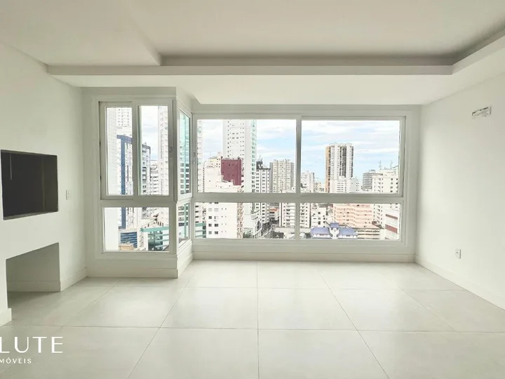 Apartamento à venda 3 suítes no Centro