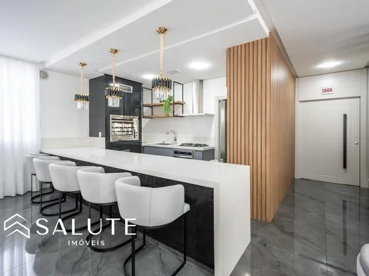 Apartamento á Venda com 4 Suítes no Centro