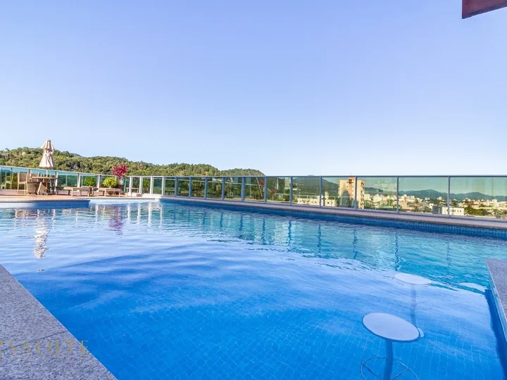 Apartamento à venda com 3 suítes na Barra Sul