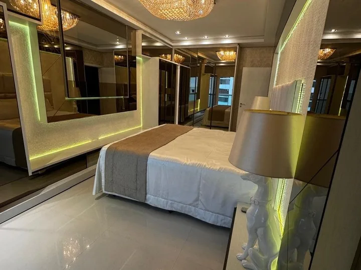 Apartamento à venda com 4 Suítes em Itapema