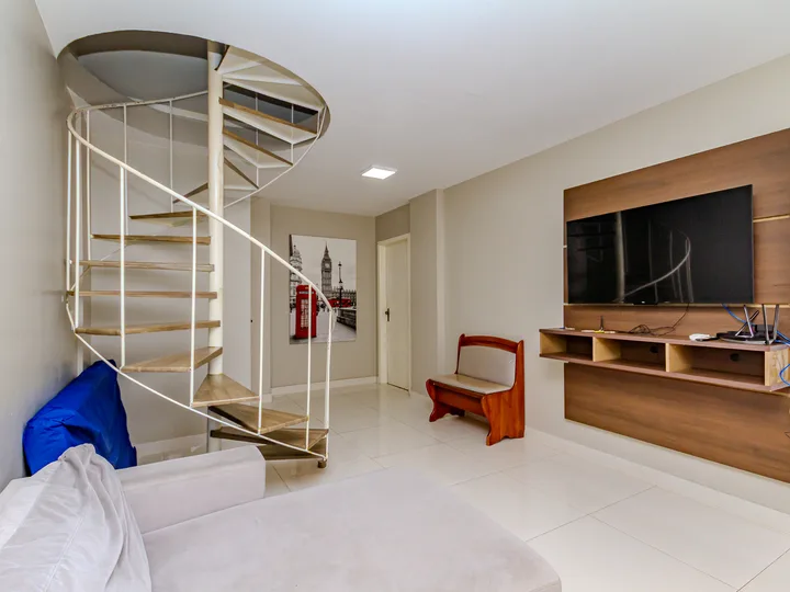 Cobertura Duplex aluguel 4 dormitórios na Barra norte