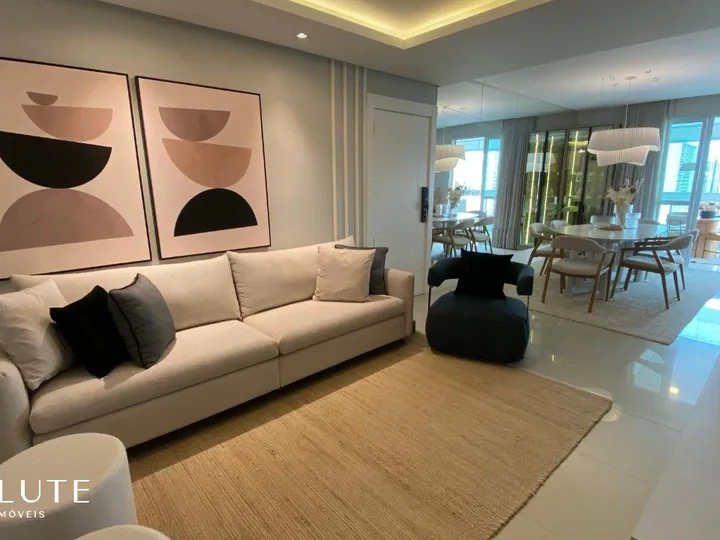 Apartamento à venda 3 dormitórios no Centro.