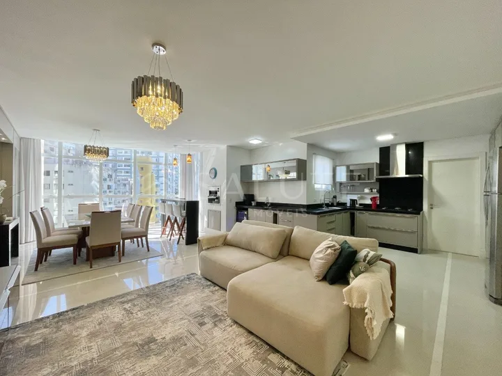 Apartamento locação anual 3 suítes na Barra Sul
