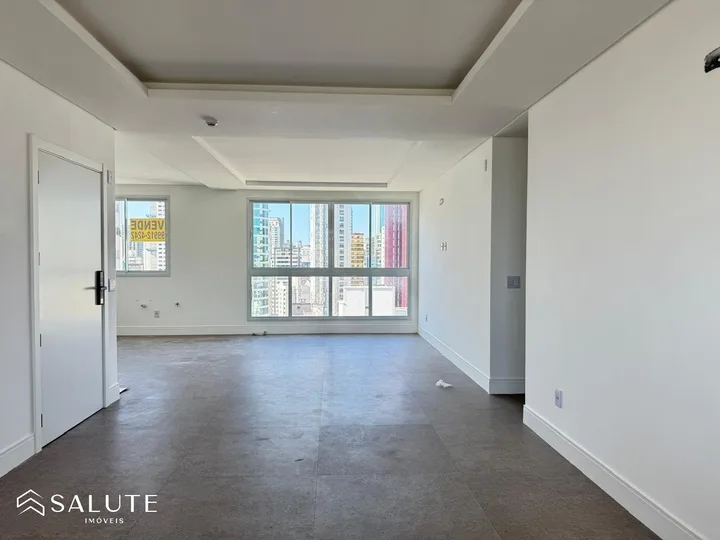 Apartamento à venda com 4 suítes no Centro