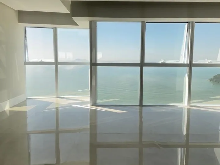 Apartamento á venda 4 suítes na Barra Sul