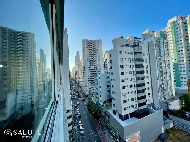 Apartamento à venda com 4 dormitórios na Barra Sul