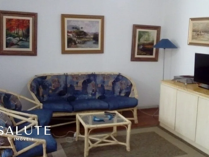 Apartamento a poucos metros do mar com 2quartos